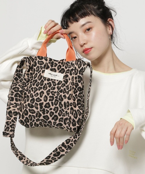 niko and...（ニコアンド）の「《500mlボトル収納可能》2WAYテープトートバッグM（トートバッグ・レディース・レッド/グリーン/ブラウン/シルバー/アイボリー/レオパード/ピンク/イエロー/その他/ライトブルー/ブラウン系その他/ブラック系その他・0）」の11枚目の写真