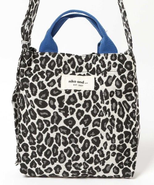 niko and...（ニコアンド）の「《500mlボトル収納可能》2WAYテープトートバッグM（トートバッグ・レディース・レッド/グリーン/ブラウン/シルバー/アイボリー/レオパード/ピンク/イエロー/その他/ライトブルー/ブラウン系その他/ブラック系その他・0）」の16枚目の写真