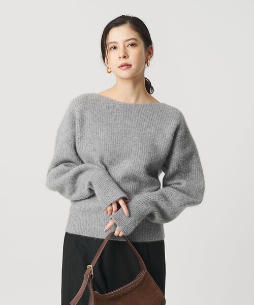 BEAUTY&YOUTH UNITED ARROWS（ビューティーアンドユースユナイテッドアローズ）の「フォックスブレンド ボリュームスリーブ ボートネックニットプルオーバー（ニット/セーター・レディース・モカ/ナチュラル/グレー系・FREE）」の4枚目の写真