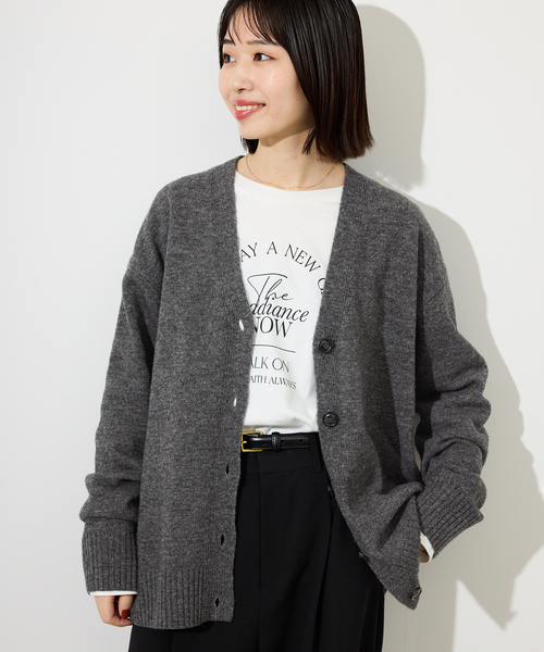 SLOBE IENA（スローブイエナ）の「Vネックルーズニットカーディガン（カーディガン/ボレロ・レディース・チャコールグレー/ホワイト/ブルー・FREE）」の2枚目の写真