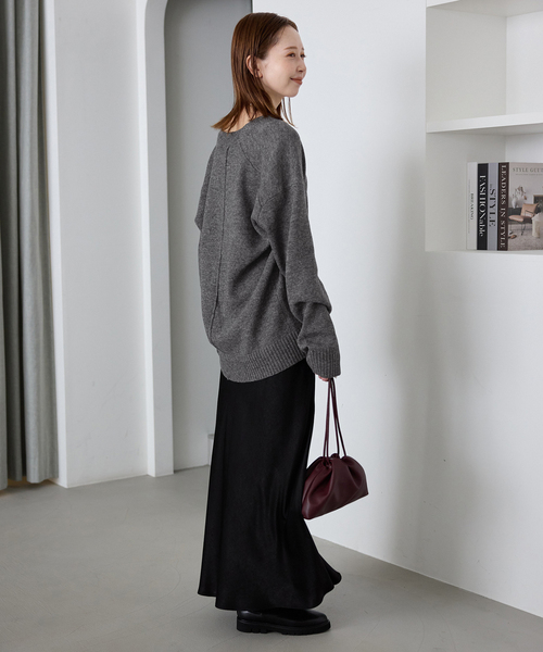 SLOBE IENA（スローブイエナ）の「Vネックルーズニットカーディガン（カーディガン/ボレロ・レディース・チャコールグレー/ホワイト/ブルー・FREE）」の8枚目の写真