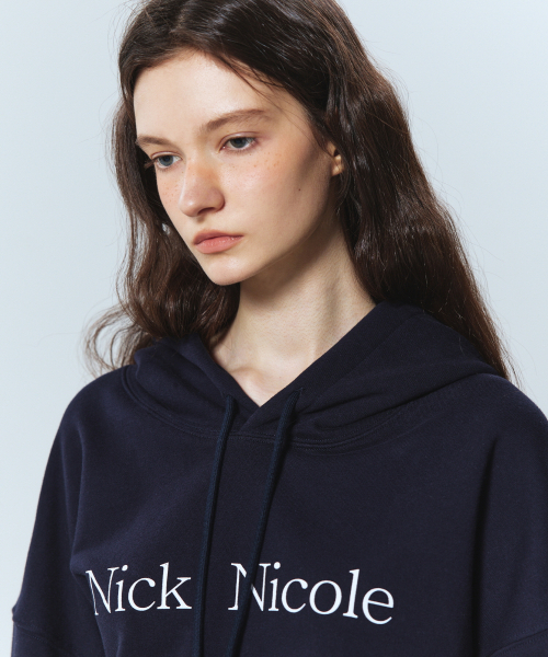 NICK&NICOLE(ニックアンドニコール)の「NICOLE LOGO CROP HOODY_NAVY(パーカー・レディース・その他・FREE)」の2枚目の写真