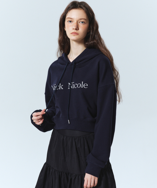 NICK&NICOLE(ニックアンドニコール)の「NICOLE LOGO CROP HOODY_NAVY(パーカー・レディース・その他・FREE)」の3枚目の写真