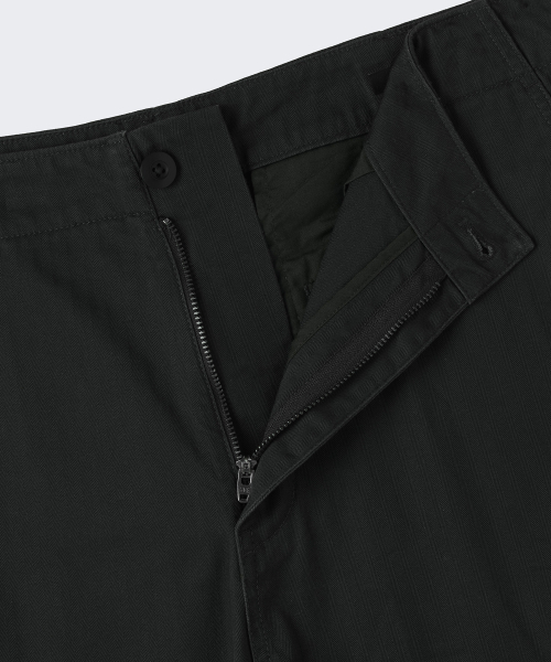 MUSINSA STANDARD（ムシンサスタンダード）の「コットンヘリンボーンカーゴショーツ[ブラック]（その他パンツ・メンズ・その他・29/30/31/33/26/27/28/40/38/42/36/34/32）」の3枚目の写真