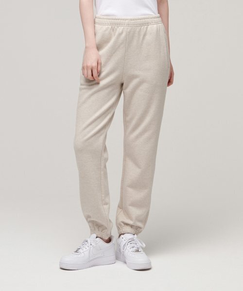 MUSINSA STANDARD WOMAN(ムシンサスタンダードウーマン)の「レディーススウェットパンツ【ヘッダーベージュ】(スウェットパンツ・レディース・その他・SMALL/MEDIUM/LARGE/X-SMALL)」の1枚目の写真