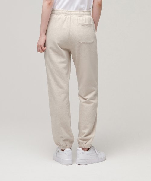 MUSINSA STANDARD WOMAN(ムシンサスタンダードウーマン)の「レディーススウェットパンツ【ヘッダーベージュ】(スウェットパンツ・レディース・その他・SMALL/MEDIUM/LARGE/X-SMALL)」の2枚目の写真