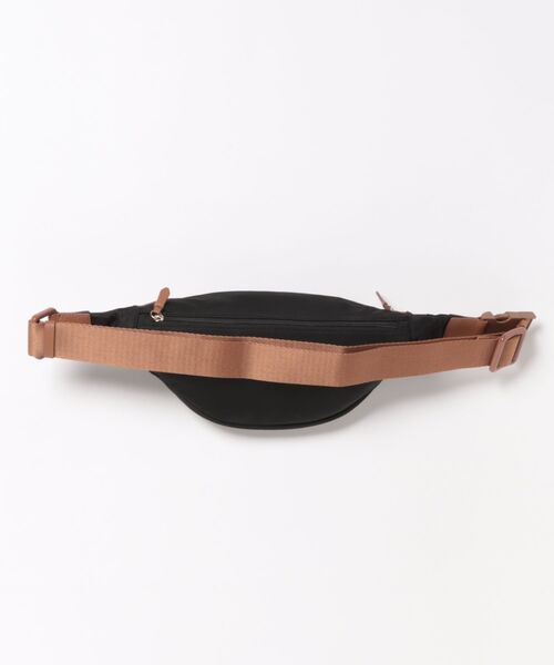 COLE HAAN(コールハーン)の「マッケンナ ナイロン ベルト バッグ womens(ボディバッグ/ウエストポーチ・レディース・ブラック・OSFA)」の5枚目の写真
