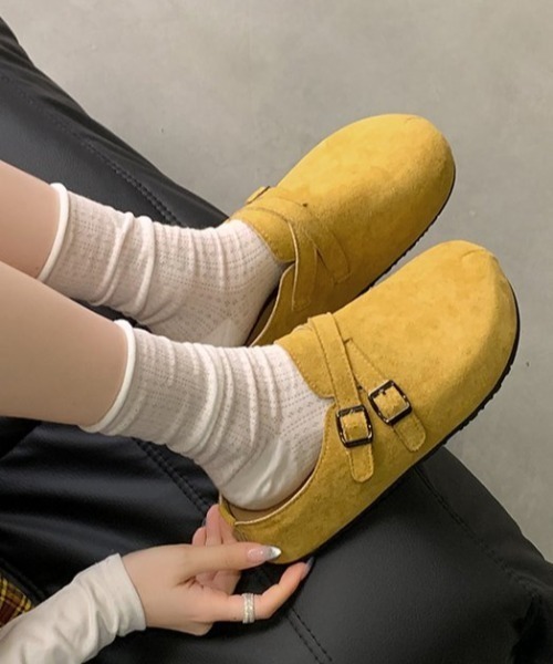 Vipoa（ヴィポア）の「Belted suede clog shoes（スリッポン・レディース・ベージュ/イエロー系その他/ピンク・LARGE/MEDIUM/SMALL）」の8枚目の写真