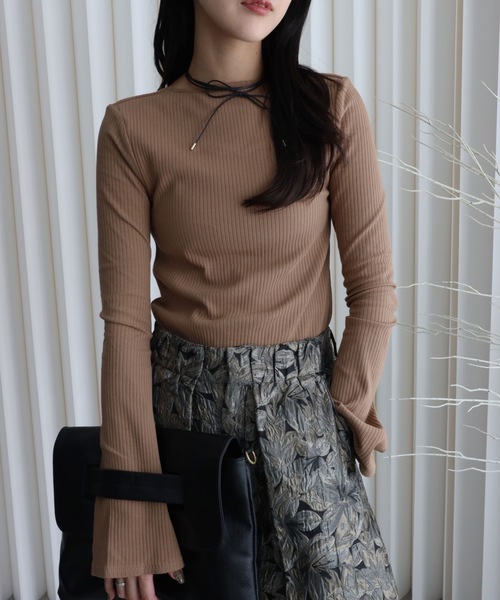 YENNA（イェンナ）の「パット付リブフレアカットソー（Tシャツ/カットソー・レディース・ベージュ/アイボリー/ブラック/グレー・FREE）」の4枚目の写真