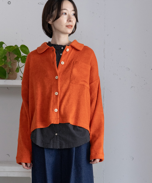 POU DOU DOU(プードゥドゥ)の「フラットカラー前あきトップス(Tシャツ/カットソー・レディース・オレンジ/ピンク/グリーン/ダークブラウン・M)」の4枚目の写真