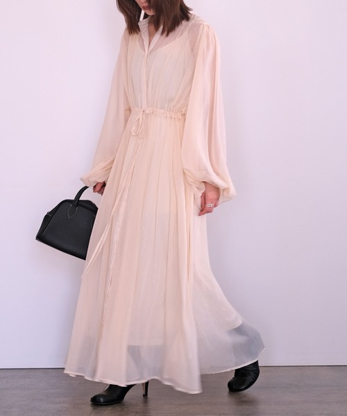 AKTE（アクテ）の「シアーボリュームロングドレス（ワンピース・レディース・アイボリー/ネイビー・FREE/TALL）」の2枚目の写真