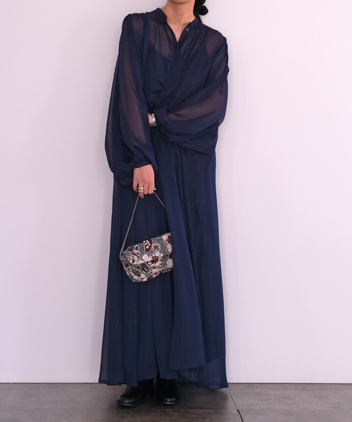 AKTE（アクテ）の「シアーボリュームロングドレス（ワンピース・レディース・アイボリー/ネイビー・FREE/TALL）」の7枚目の写真