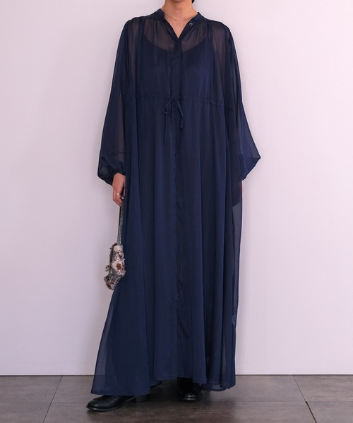 AKTE（アクテ）の「シアーボリュームロングドレス（ワンピース・レディース・アイボリー/ネイビー・FREE/TALL）」の5枚目の写真