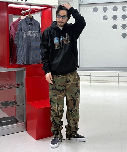 EXTRAORDINARY(エクストラオーディナリー)の「STAINED GLASS HOODIE BLACK(パーカー・メンズ・その他・MEDIUM/LARGE/X-LARGE)」の6枚目の写真