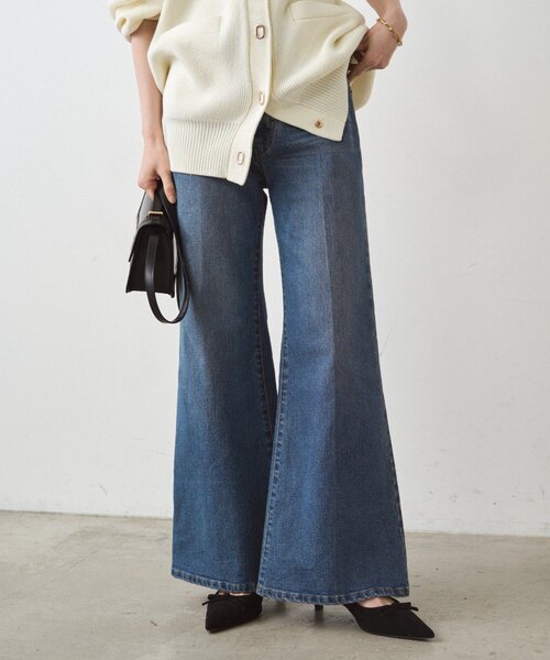 LOUNGEDRESS(ラウンジドレス)の「デニムフレアパンツ2(デニムパンツ・レディース・ブルー・MEDIUM/SMALL)」の1枚目の写真