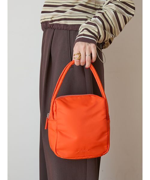 emmi（エミ）の「eco ナイロンスクエアバッグ（ハンドバッグ・レディース・オレンジ/シルバー・F）」の17枚目の写真