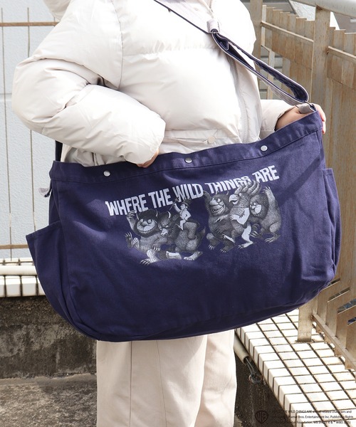 WESTSEA(ウエストシー)の「かいじゅうたちのいるところ / WHERE THE WILD THINGS ARE コットンキャンバス生地 ニュースペーパーBAG(ショルダーバッグ・メンズ・ネイビー/ベージュ・FREE)」の14枚目の写真