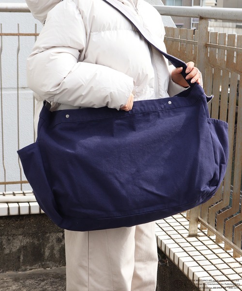 WESTSEA(ウエストシー)の「かいじゅうたちのいるところ / WHERE THE WILD THINGS ARE コットンキャンバス生地 ニュースペーパーBAG(ショルダーバッグ・メンズ・ネイビー/ベージュ・FREE)」の15枚目の写真
