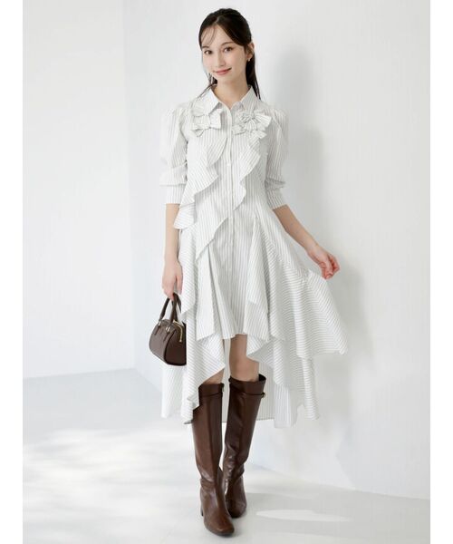 dazzlin（ダズリン）の「リボンディティールイレヘムシャツワンピース（ワンピース・レディース・ブルー/オフホワイト/その他1・MEDIUM/SMALL）」の4枚目の写真