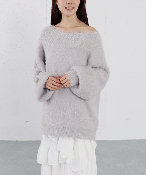 archives(アルシーヴ)の「スパンコールフェザーオフショルミドルニットプルオーバー(ニット/セーター・レディース・グレイッシュベージュ/アイボリー/ブラウン/チャコールグレー・MEDIUM)」の1枚目の写真