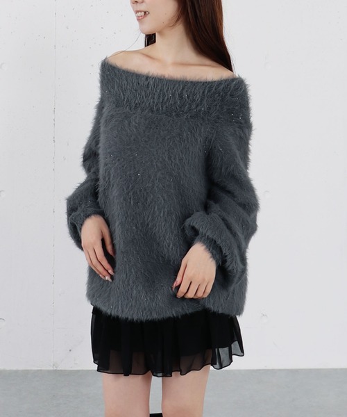 archives(アルシーヴ)の「スパンコールフェザーオフショルミドルニットプルオーバー(ニット/セーター・レディース・グレイッシュベージュ/アイボリー/ブラウン/チャコールグレー・MEDIUM)」の3枚目の写真