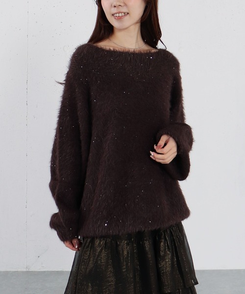 archives(アルシーヴ)の「スパンコールフェザーオフショルミドルニットプルオーバー(ニット/セーター・レディース・グレイッシュベージュ/アイボリー/ブラウン/チャコールグレー・MEDIUM)」の5枚目の写真