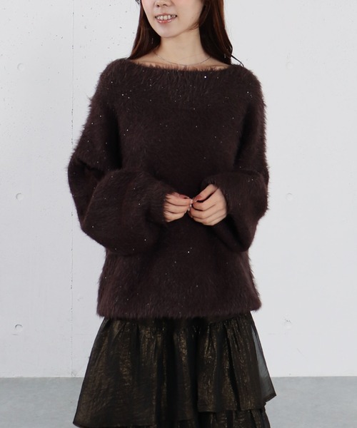 archives(アルシーヴ)の「スパンコールフェザーオフショルミドルニットプルオーバー(ニット/セーター・レディース・グレイッシュベージュ/アイボリー/ブラウン/チャコールグレー・MEDIUM)」の6枚目の写真