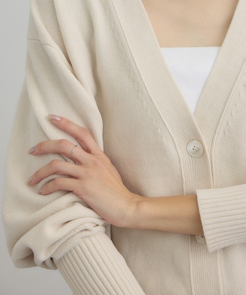 SALON adam et rope'（サロン アダム エ ロペ）の「Vネックカーディガン-CreamyCotton /クリーミーコットン-（カーディガン/ボレロ・レディース・ブラック/オフホワイト/ベージュ系その他・FREE）」の14枚目の写真