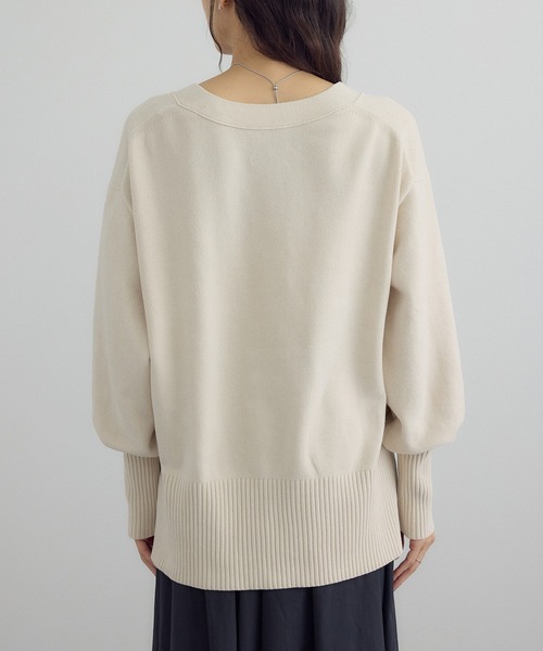 SALON adam et rope'（サロン アダム エ ロペ）の「Vネックカーディガン-CreamyCotton /クリーミーコットン-（カーディガン/ボレロ・レディース・ブラック/オフホワイト/ベージュ系その他・FREE）」の20枚目の写真