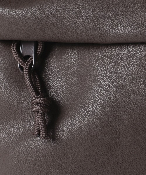 GLOBAL WORK（グローバルワーク）の「軽量PU7ポケットショルダー/629956（ショルダーバッグ・メンズ・ブラック/チャコールグレー/ダークブラウン・FREE）」の17枚目の写真