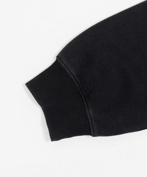 Figments（フィグメンツ）の「ゴシックロゴスウェット（スウェット・レディース・ブラック/レッド・FREE）」の8枚目の写真