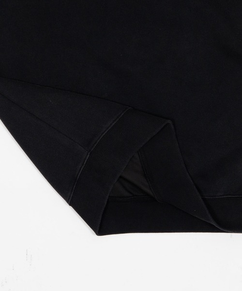 Figments（フィグメンツ）の「ゴシックロゴスウェット（スウェット・レディース・ブラック/レッド・FREE）」の9枚目の写真