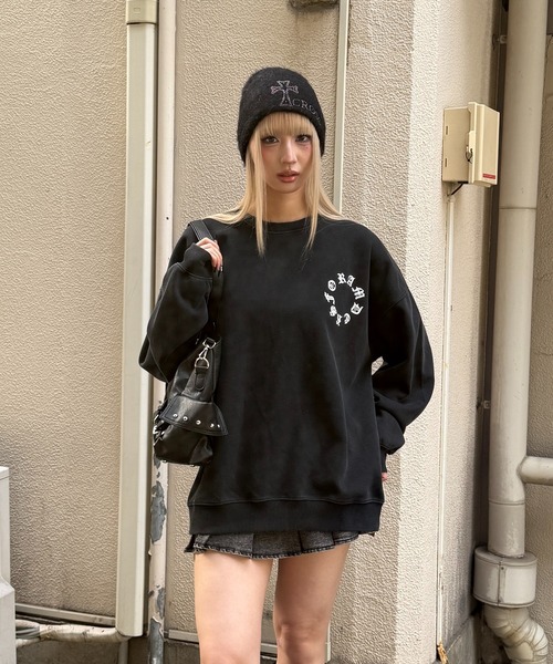 Figments（フィグメンツ）の「ゴシックロゴスウェット（スウェット・レディース・ブラック/レッド・FREE）」の19枚目の写真