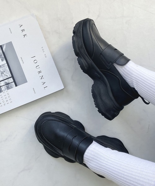 AS KNOW AS plus（アズノゥアズプラス）の「厚底スニーカーソール コインローファー（ローファー・レディース・ブラック/ブラック系・M/LL/L）」の16枚目の写真