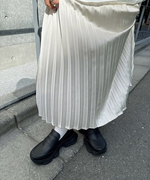 AS KNOW AS plus（アズノゥアズプラス）の「厚底スニーカーソール コインローファー（ローファー・レディース・ブラック/ブラック系・M/LL/L）」の20枚目の写真