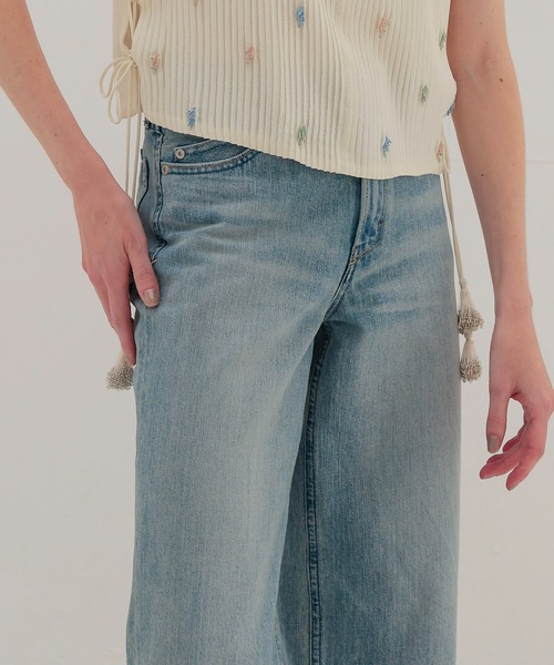 YANUK(ヤヌーク)の「YANUK / GINA Straight(ストレートデニム 57162032)(デニムパンツ・レディース・ブルー・24/25/23)」の4枚目の写真