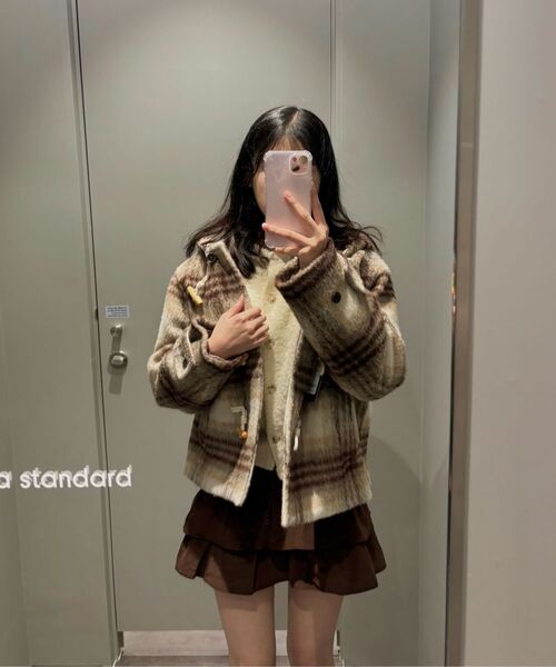 MUSINSA STANDARD WOMAN（ムシンサスタンダードウーマン）の「ウィメンズアルパカブレンドチェックショートダッフルコート[マスタード]（チェスターコート・レディース・その他・X-SMALL/SMALL/MEDIUM/LARGE）」の12枚目の写真