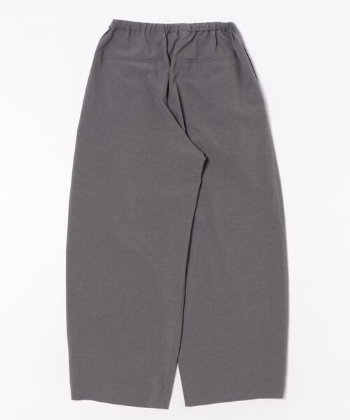 HELIOPOLE（エリオポール）の「BARREL LEG TUCK PANTS（その他パンツ・レディース・グレー/ダークブラウン・36/38）」の3枚目の写真