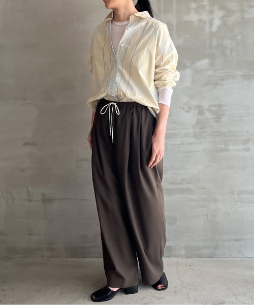 HELIOPOLE(エリオポール)の「BARREL LEG TUCK PANTS(その他パンツ・レディース・グレー/ダークブラウン・36/38)」の11枚目の写真