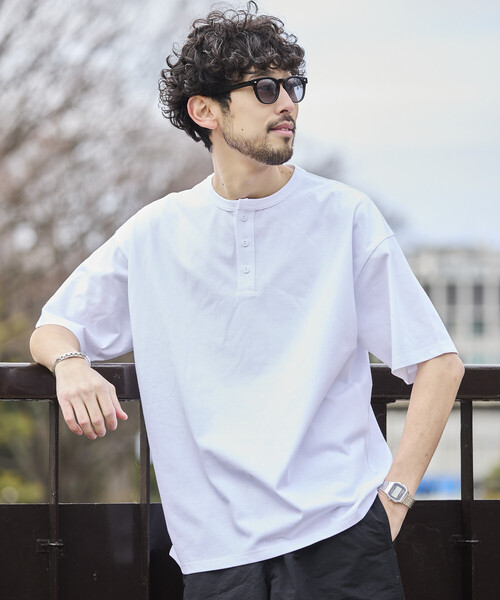FREAK'S STORE(フリークスストア)の「限定展開 STORATECH/ストラテック ライトウェイト ヘンリーネックTシャツ/抗菌/防臭/制菌/UVカット/接触冷感/吸水速乾(Tシャツ/カットソー・メンズ・スミクロ/ネイビー/ブラック/ホワイト/グレイッシュベージュ・SMALL/X-LARGE/LARGE/MEDIUM)」の1枚目の写真