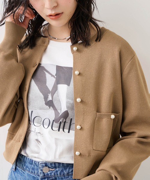 VIS(ビス)の「パールボタンカーディガン(カーディガン/ボレロ・レディース・ブラック/オフホワイト/ピンク/キャメル・FREE)」の1枚目の写真