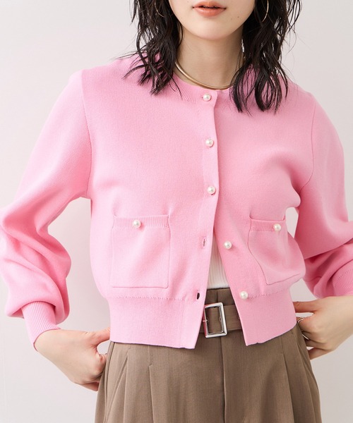 VIS(ビス)の「パールボタンカーディガン(カーディガン/ボレロ・レディース・ブラック/オフホワイト/ピンク/キャメル・FREE)」の4枚目の写真