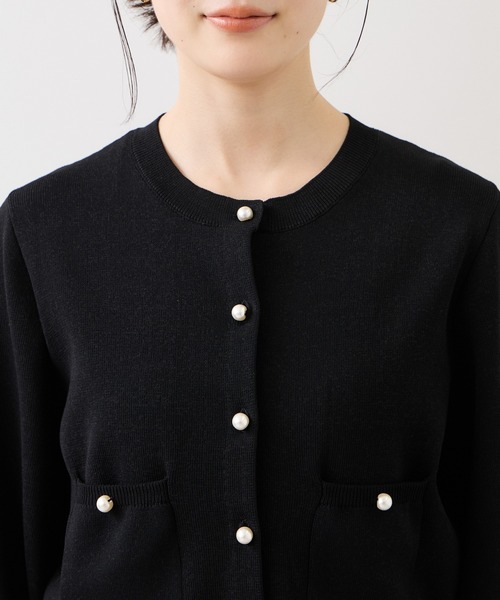 VIS(ビス)の「パールボタンカーディガン(カーディガン/ボレロ・レディース・ブラック/オフホワイト/ピンク/キャメル・FREE)」の14枚目の写真