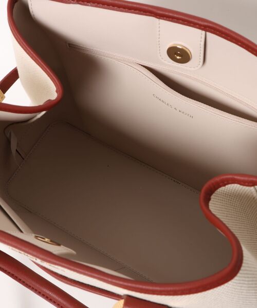 CHARLES & KEITH(チャールズ & キース)の「Scottieスコッティーキャンバストートバッグ(トートバッグ・レディース・レンガ・L)」の10枚目の写真