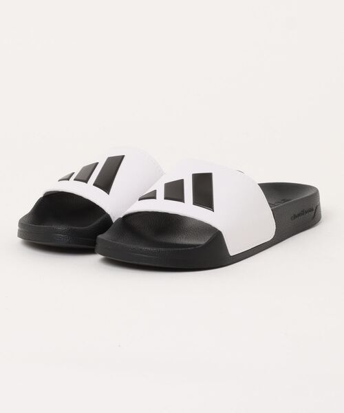 adidas（アディダス）の「《adidas》アディレッタ シャワー サンダル / Adilette Shower Slides（サンダル・メンズ・ブラック×ブラック/ホワイト×ブラック/ブラック×ホワイト・23.5cm/24.5cm/25.5cm/26.5cm/27.5cm/28.5cm/22.5cm）」の2枚目の写真