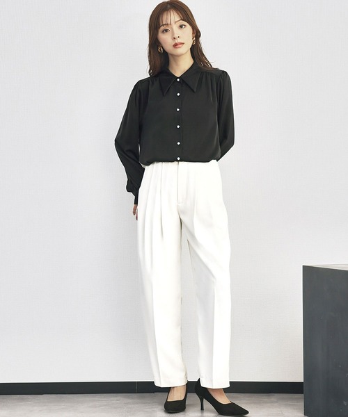 LOWO(ロワ)の「とろみサテン 長袖 レギュラーシャツ ブラウス フォーマル(シャツ/ブラウス・レディース・ブラック/ホワイト・FREE)」の9枚目の写真