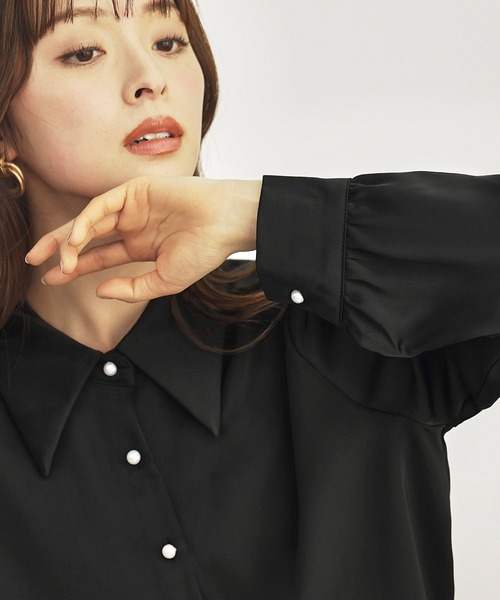 LOWO(ロワ)の「とろみサテン 長袖 レギュラーシャツ ブラウス フォーマル(シャツ/ブラウス・レディース・ブラック/ホワイト・FREE)」の18枚目の写真