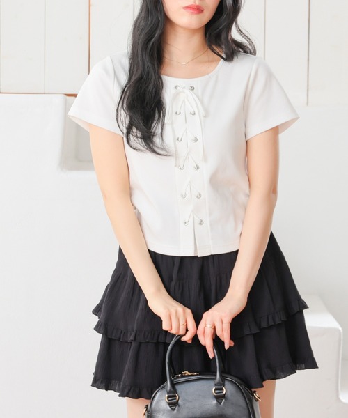 Honeys(ハニーズ)の「レースアップトップス(Tシャツ/カットソー・レディース・チャコール/ベージュ/ホワイト/レッド/ブラック・L/M/S)」の8枚目の写真