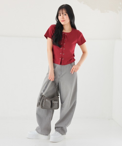 Honeys(ハニーズ)の「レースアップトップス(Tシャツ/カットソー・レディース・チャコール/ベージュ/ホワイト/レッド/ブラック・L/M/S)」の12枚目の写真