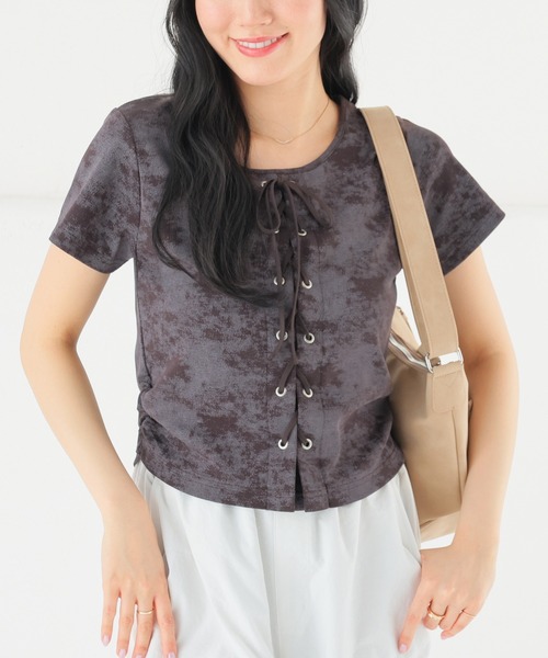 Honeys(ハニーズ)の「レースアップトップス(Tシャツ/カットソー・レディース・チャコール/ベージュ/ホワイト/レッド/ブラック・L/M/S)」の17枚目の写真